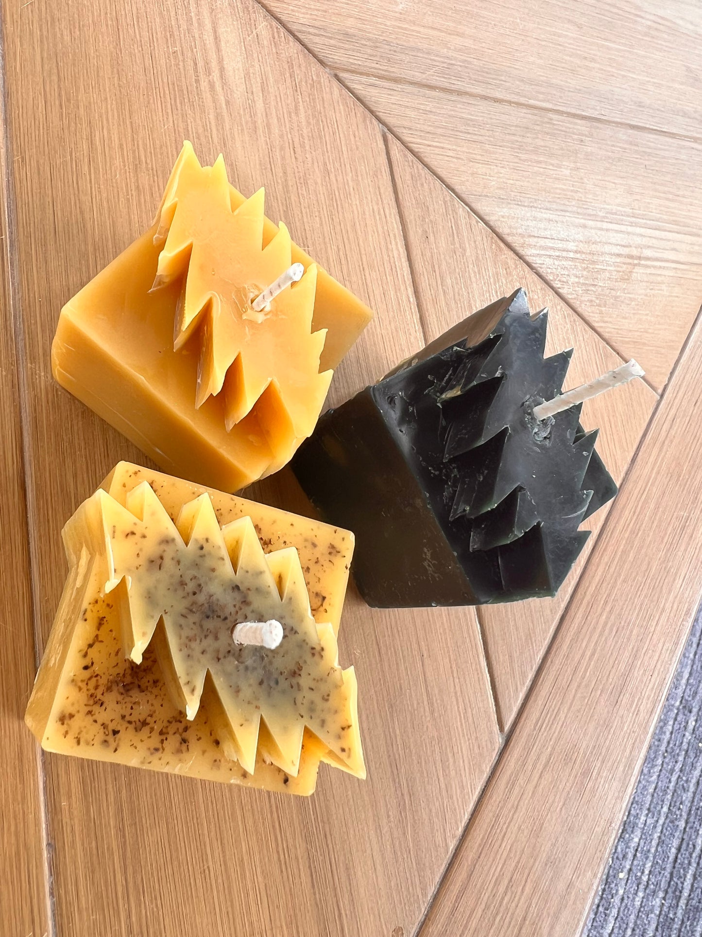 GD Bolt Beeswax Candle